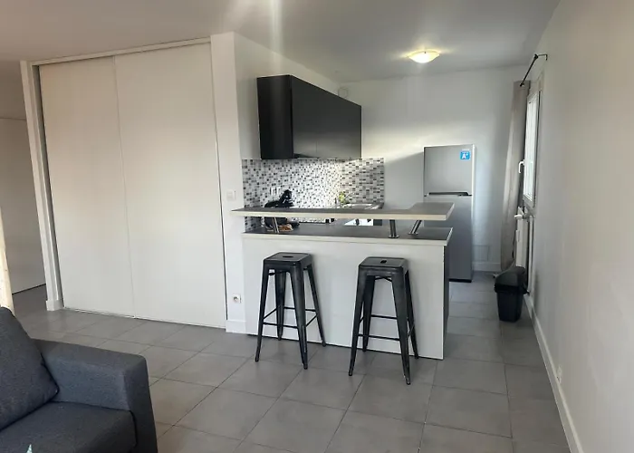 Lerelaisdodile - - Proche Metro - Parking Gratuit - * Mons-en-Baroeul